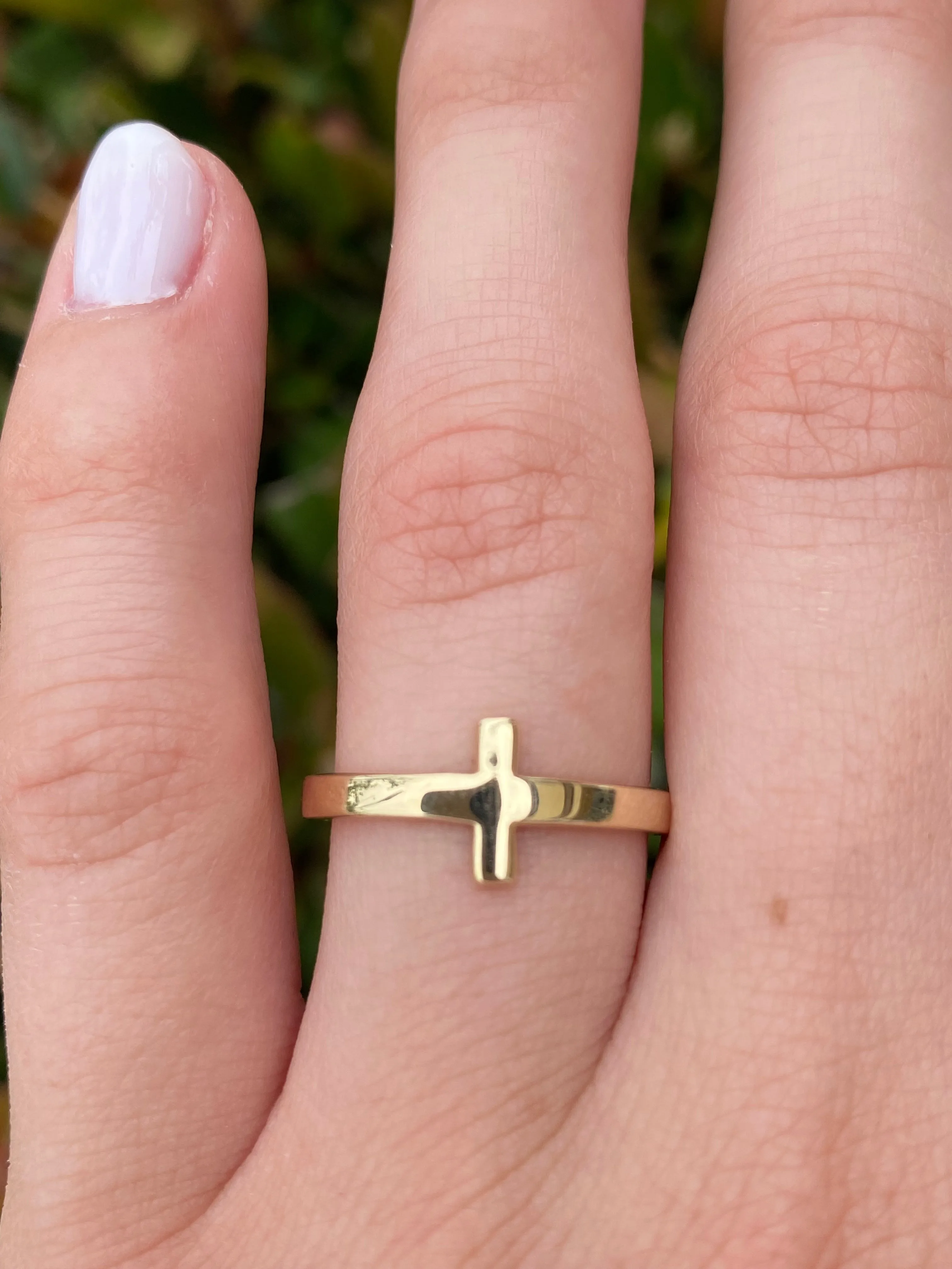 14K Yellow Gold 2MM Cross Band