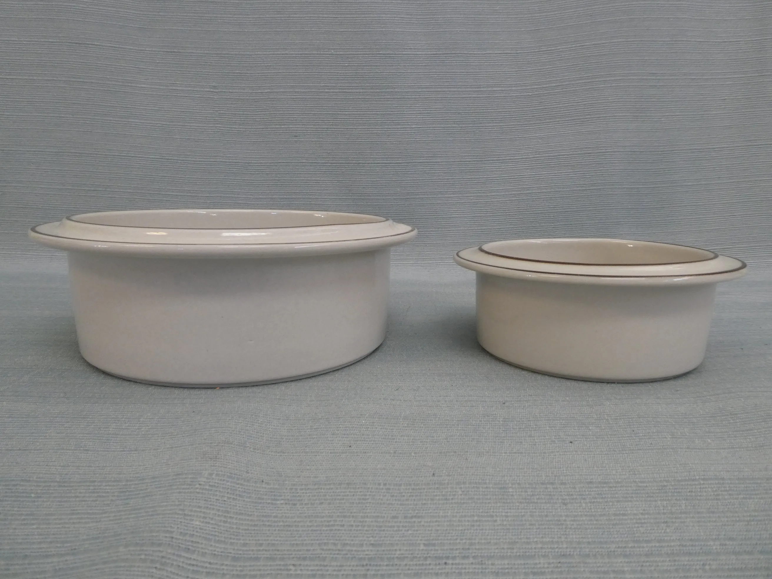 Set of 2 Arabia Finland "Fennica" Bowls - Very Good Condition